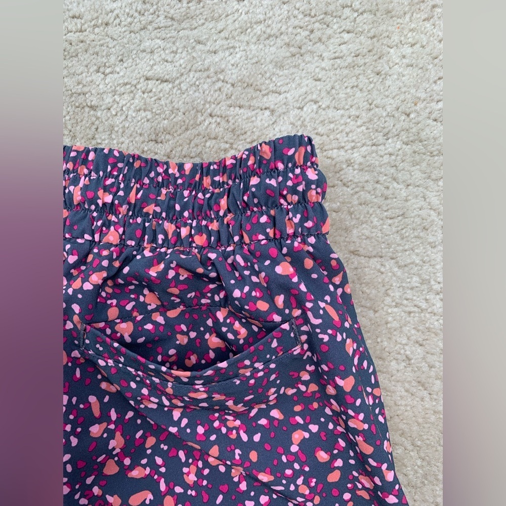 Athleta Girl Size M, 8-10, Play More Speckled Athletic Shorts - Picture 6 of 7